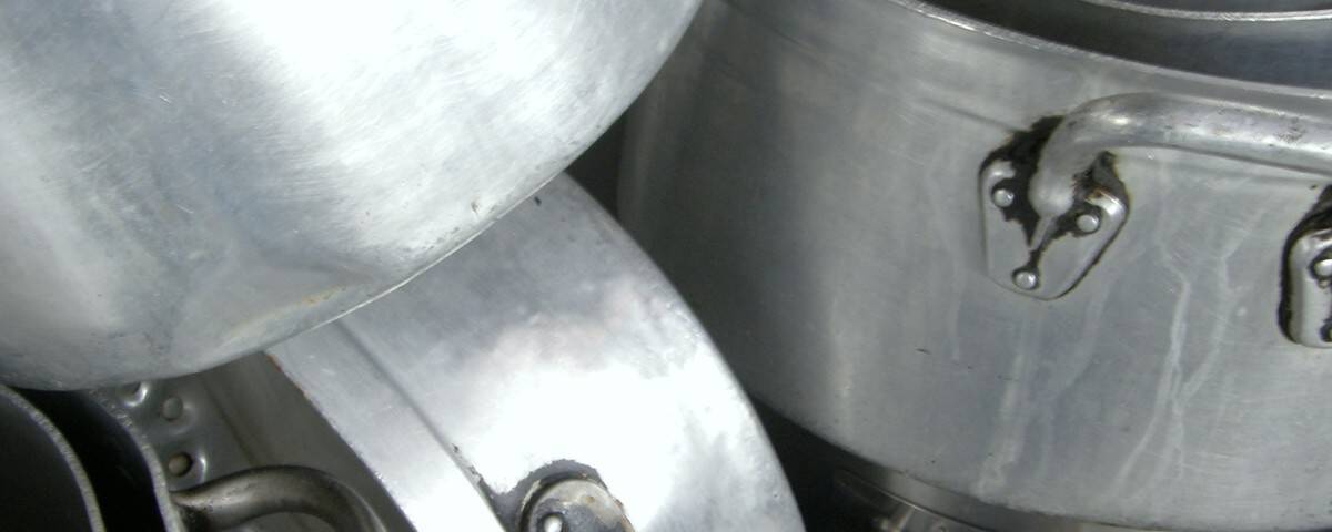 decluttering a restaurant